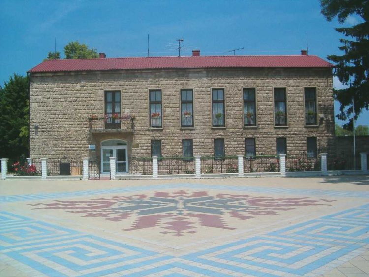 Beloiannisz_library-e1500466347192